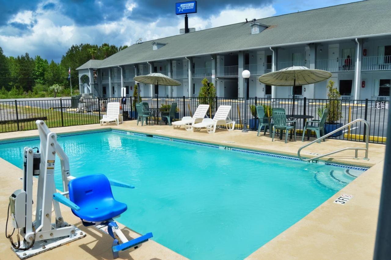 Days Inn By Wyndham Hardeeville Near Hilton Head Экстерьер фото