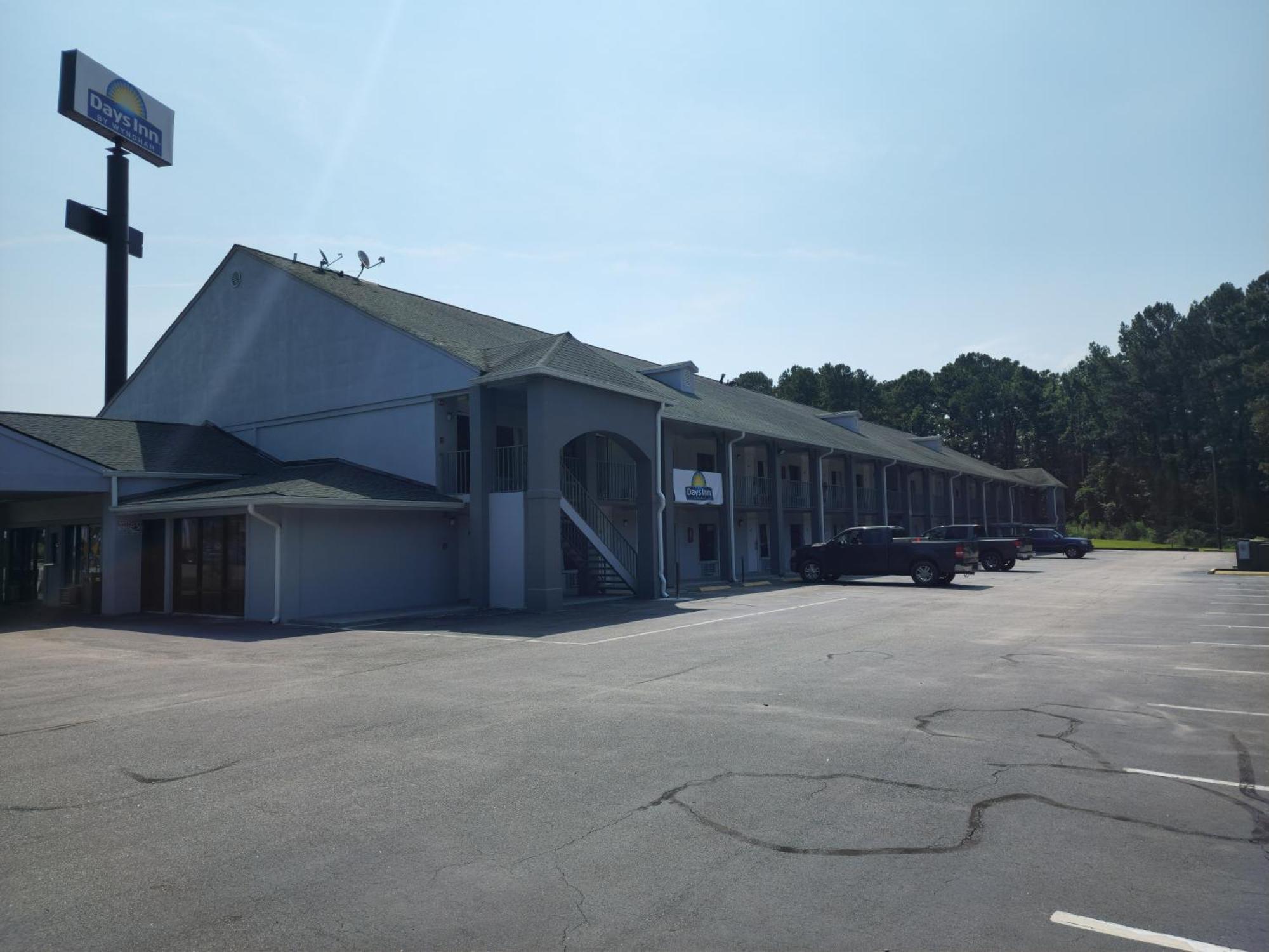 Days Inn By Wyndham Hardeeville Near Hilton Head Экстерьер фото